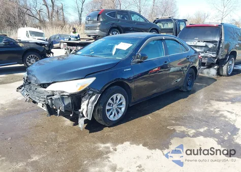 2015 Toyota Camry Hybrid Le z USA, uszkodzony, nr VIN 4T1BD1FK8FU172673